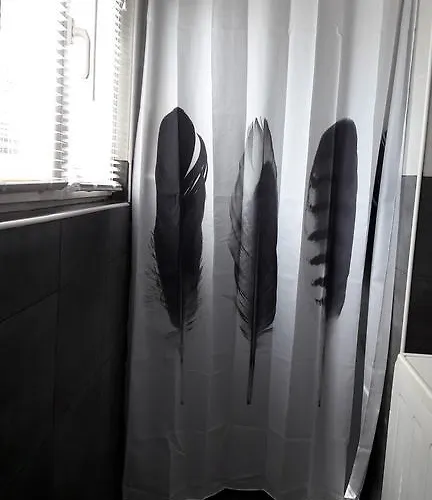 Sarah דירה זאדאר