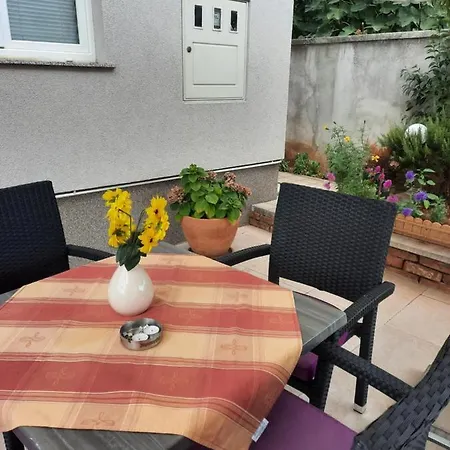 Sarah Apartman