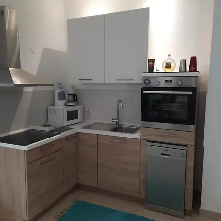 Sarah Apartman